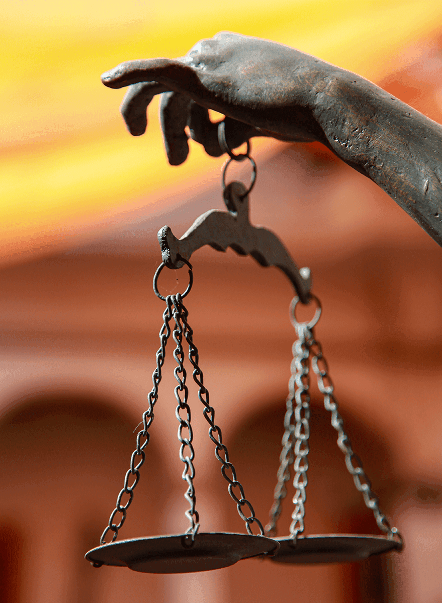 Abogados en Cancún — balanza de la justicia del bufete BC