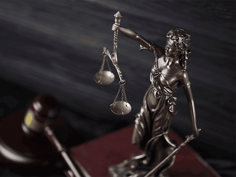 Bufete de abogados en Cancún — balanza de la justicia